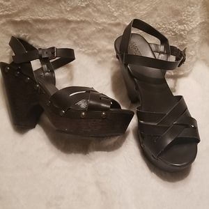Mossimo platform sandals